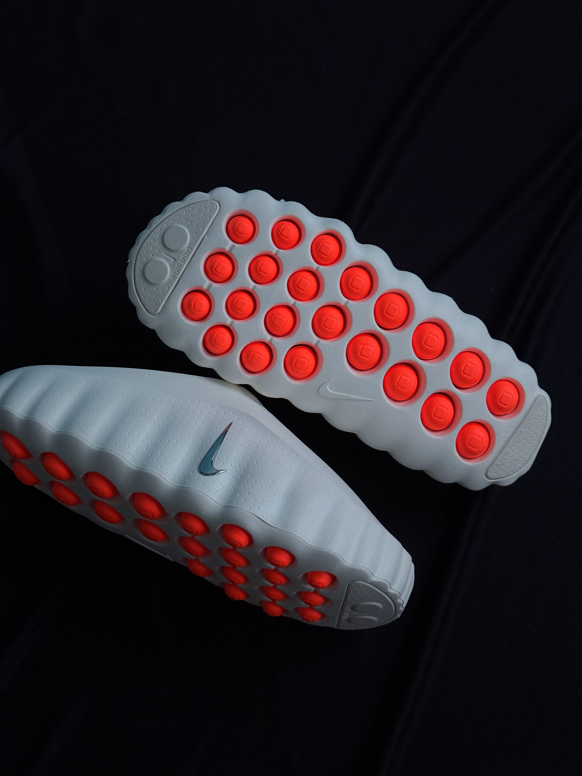 Nike Mind 001 WMNS – Sail/Hyper Crimson