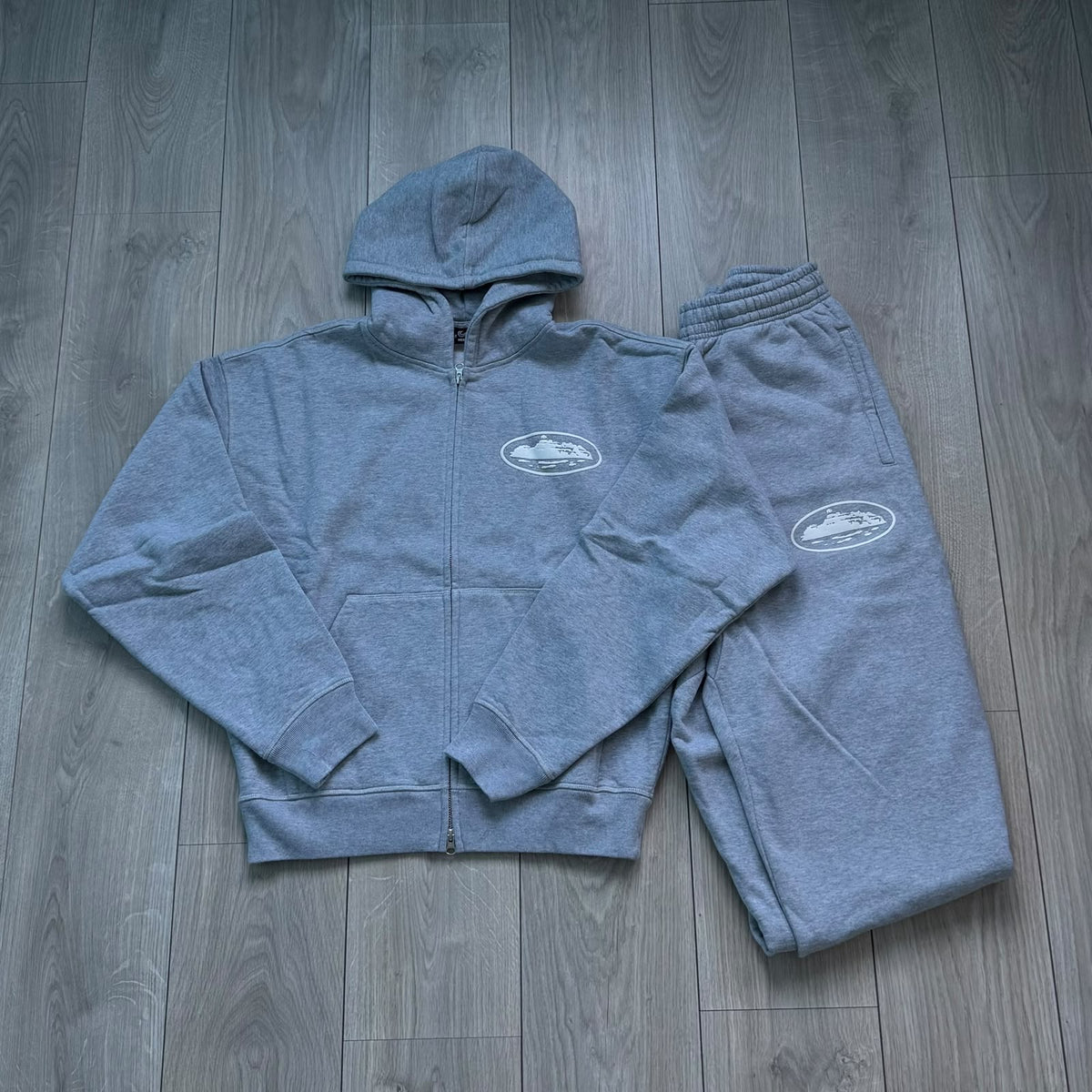 CORTEIZ ISLAND PUFF PRINT TRACKSUIT “HEATHER GREY”