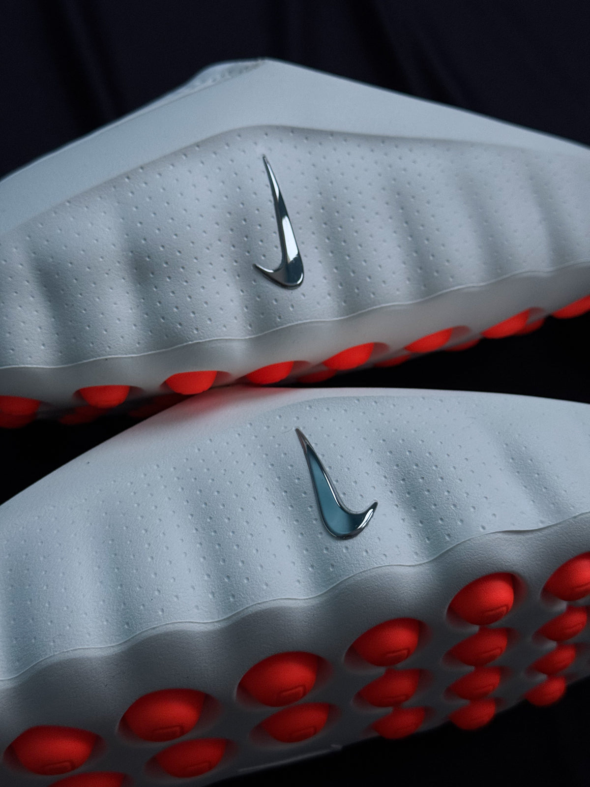 Nike Mind 001 WMNS – Sail/Hyper Crimson
